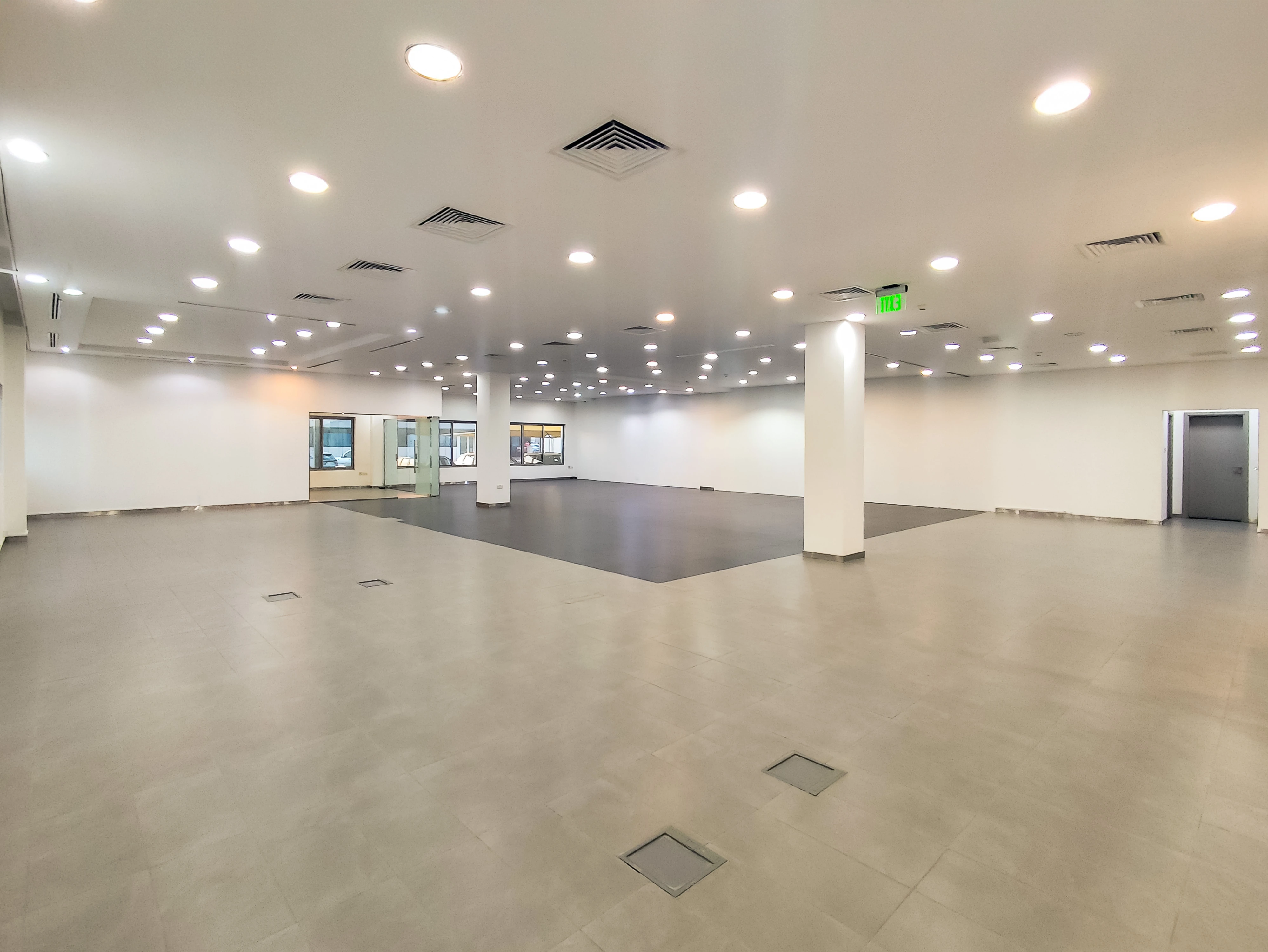 مكتب أنيق للإيجار بمساحة 399 متر مربع | الهلال - الطريق الدائري C