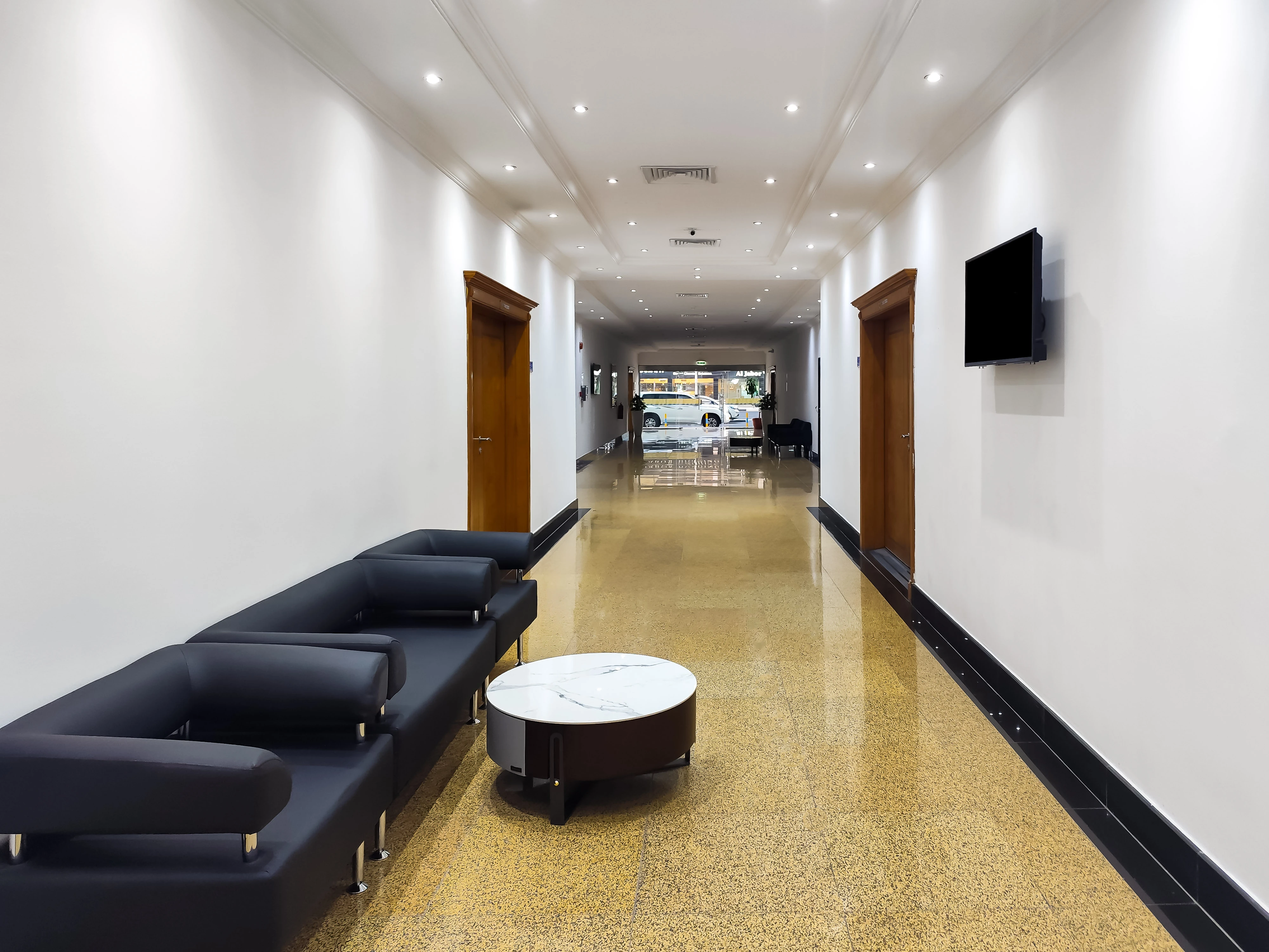 مكتب أنيق للإيجار بمساحة 399 متر مربع | الهلال - الطريق الدائري C