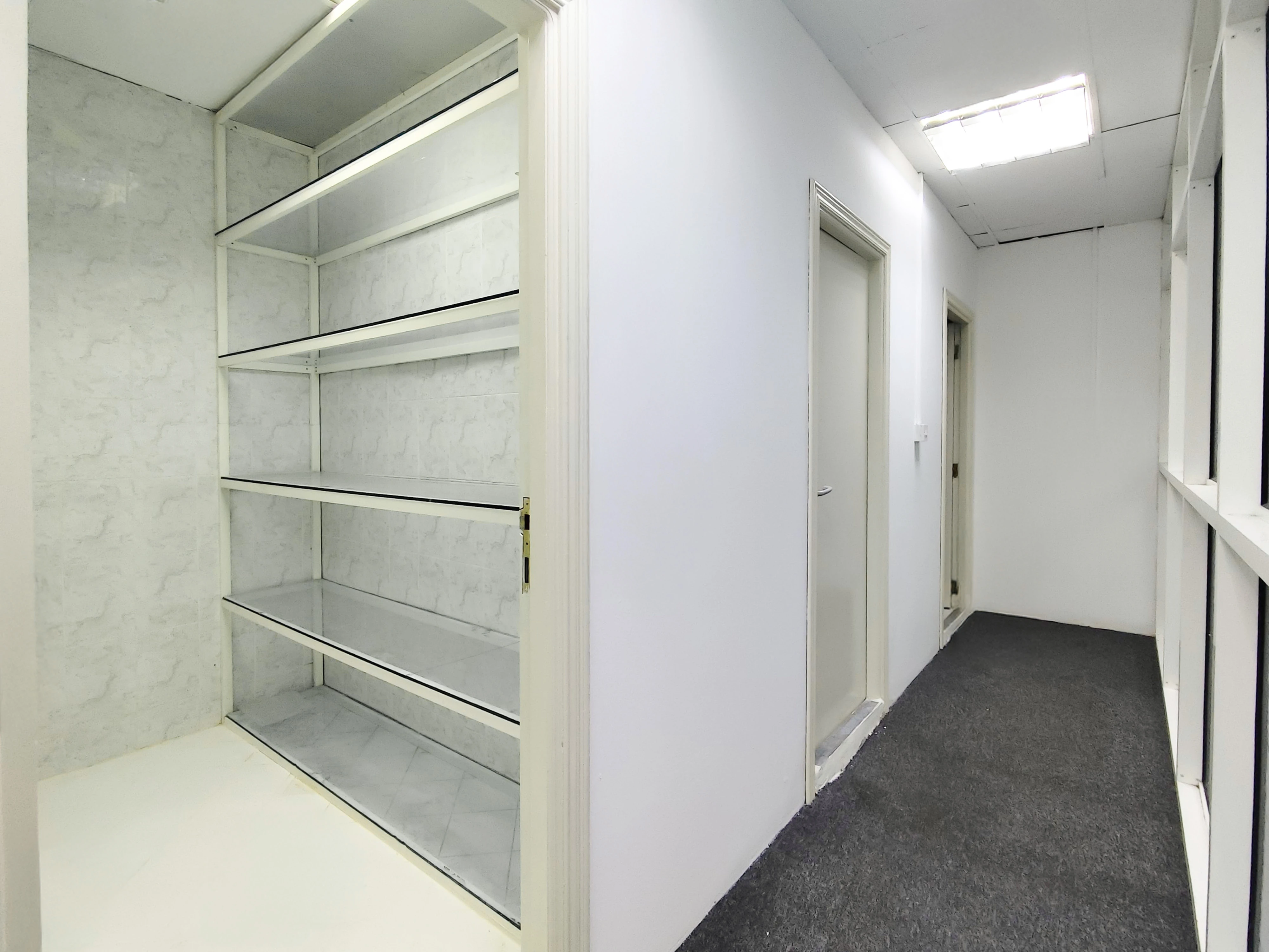 مساحة مكتبية أنيقة | المطار القديم | 131 متر مربع