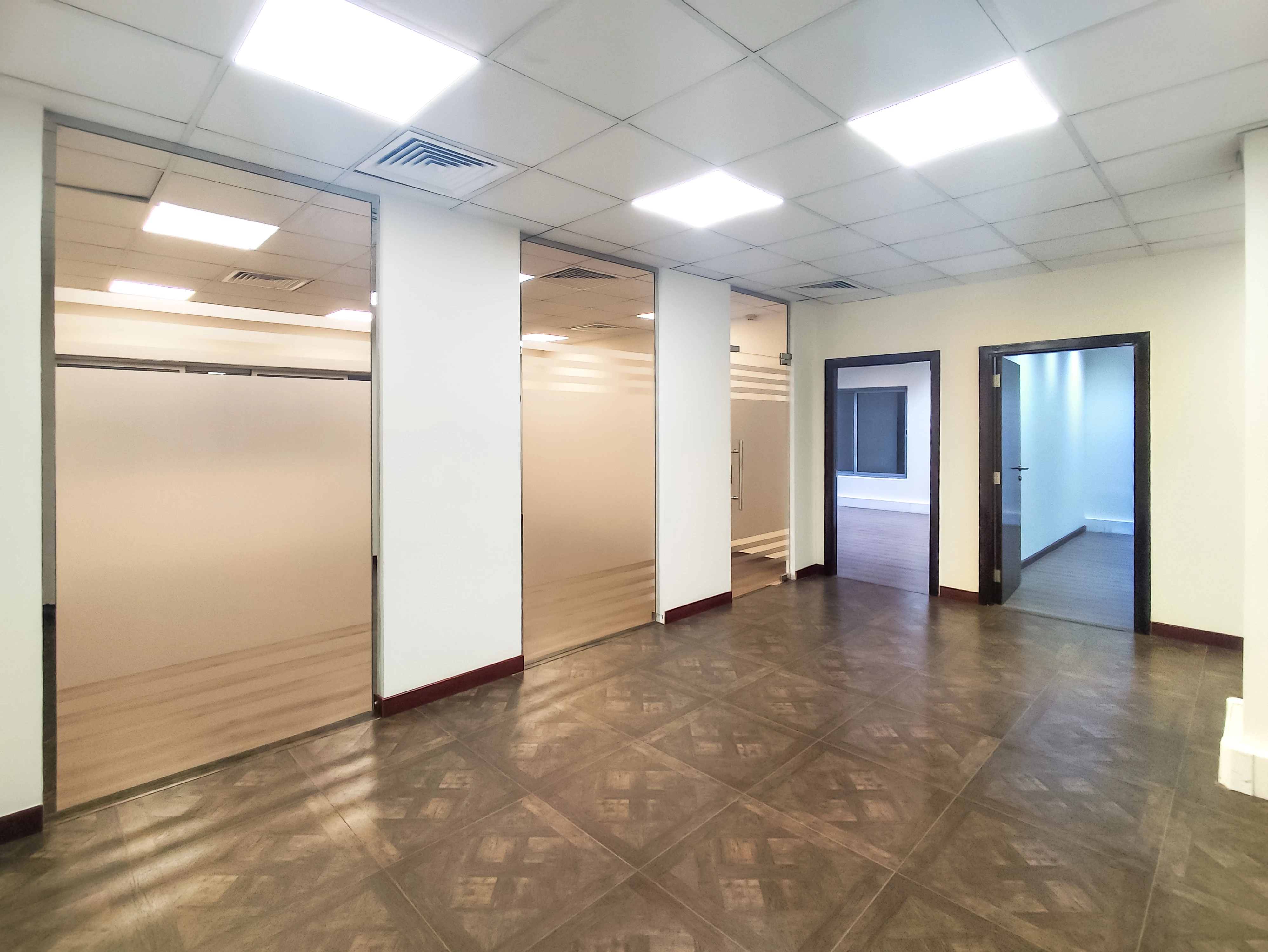 موقع مكتبي مميز بمساحة 502 متر مربع | طريق الهلال الدائري C