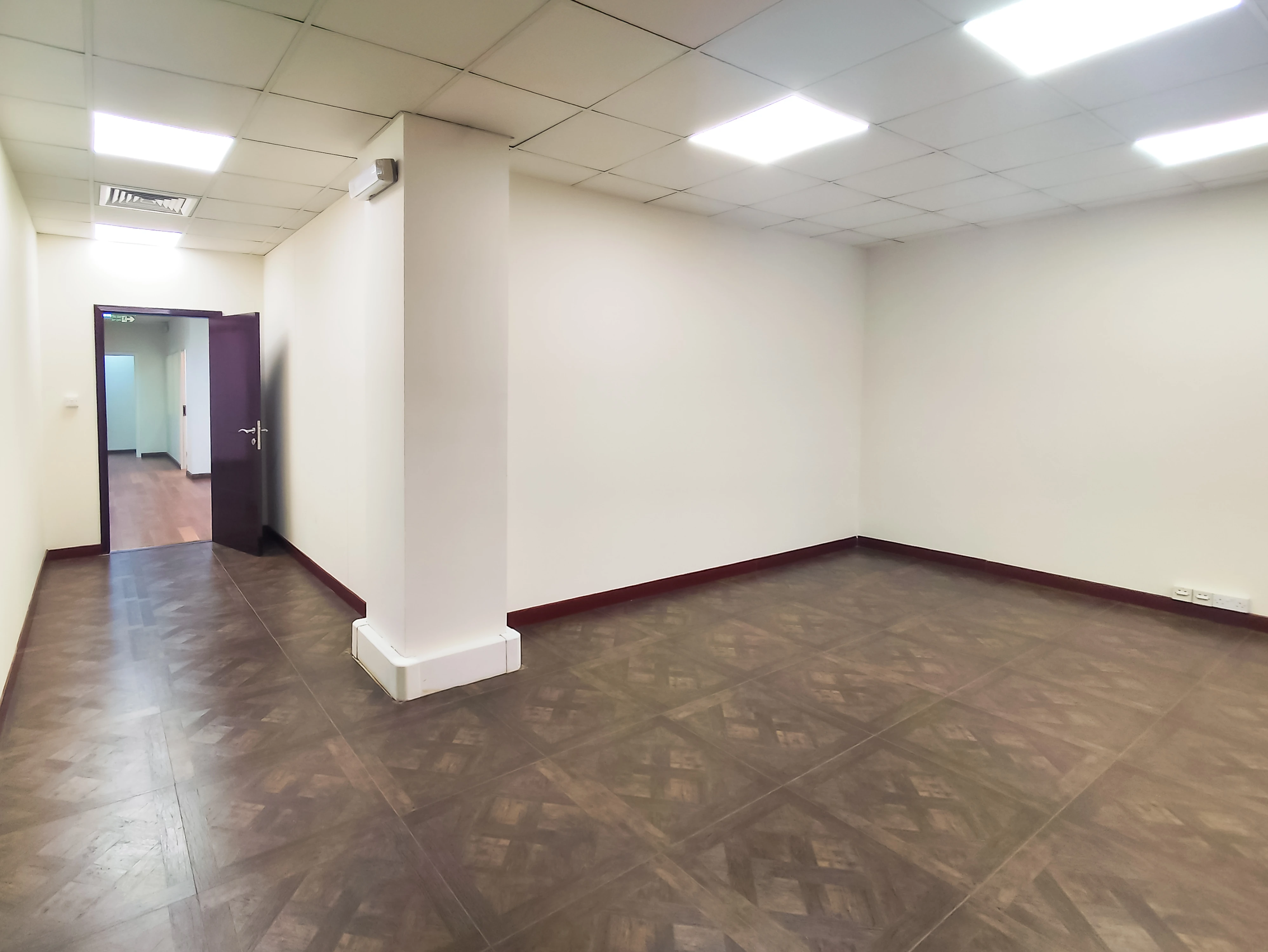 موقع مكتبي مميز بمساحة 502 متر مربع | طريق الهلال الدائري C