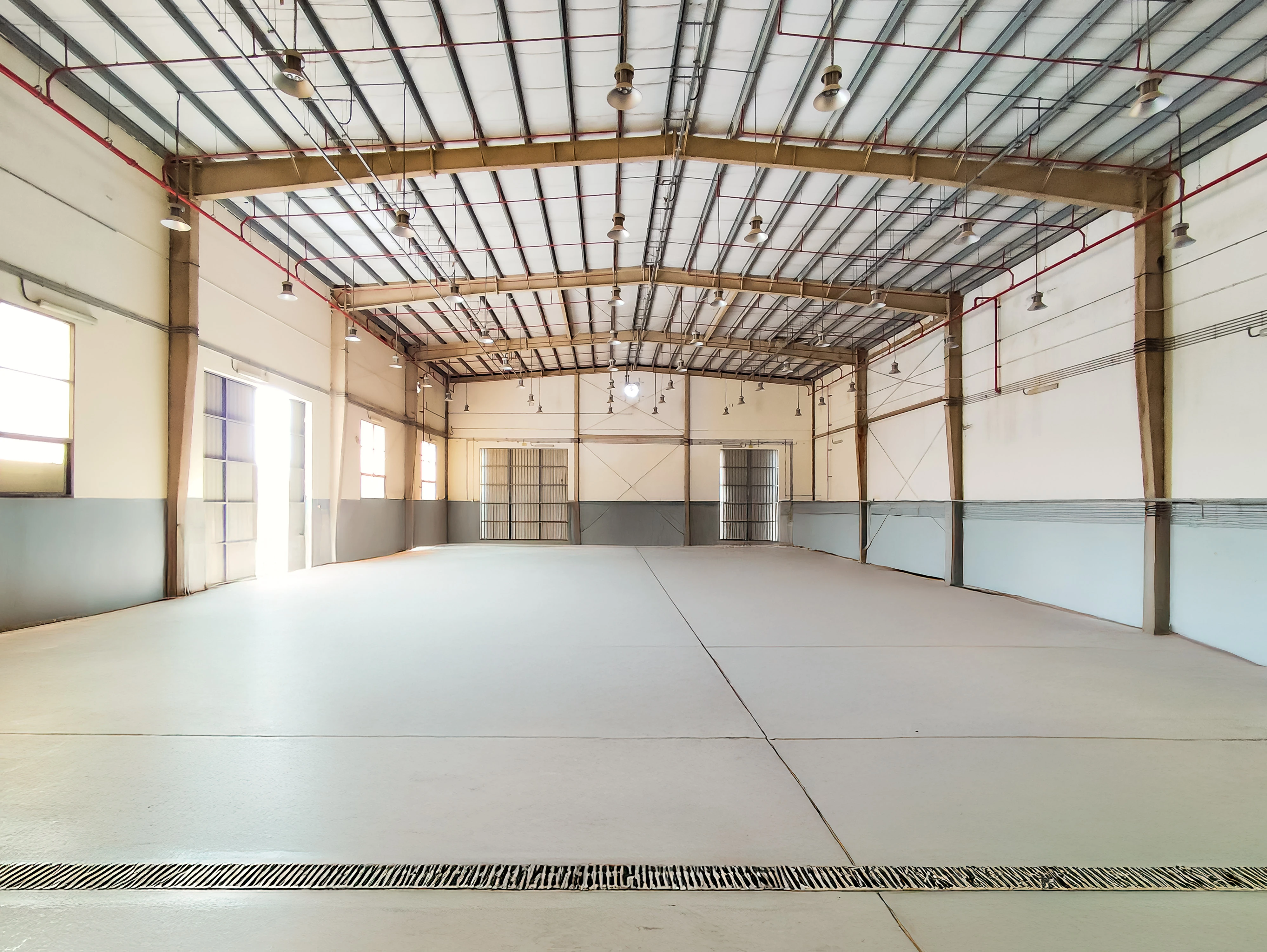 منشأة بمساحة 6500 متر مربع | مصنع للبيع | مسيعيد