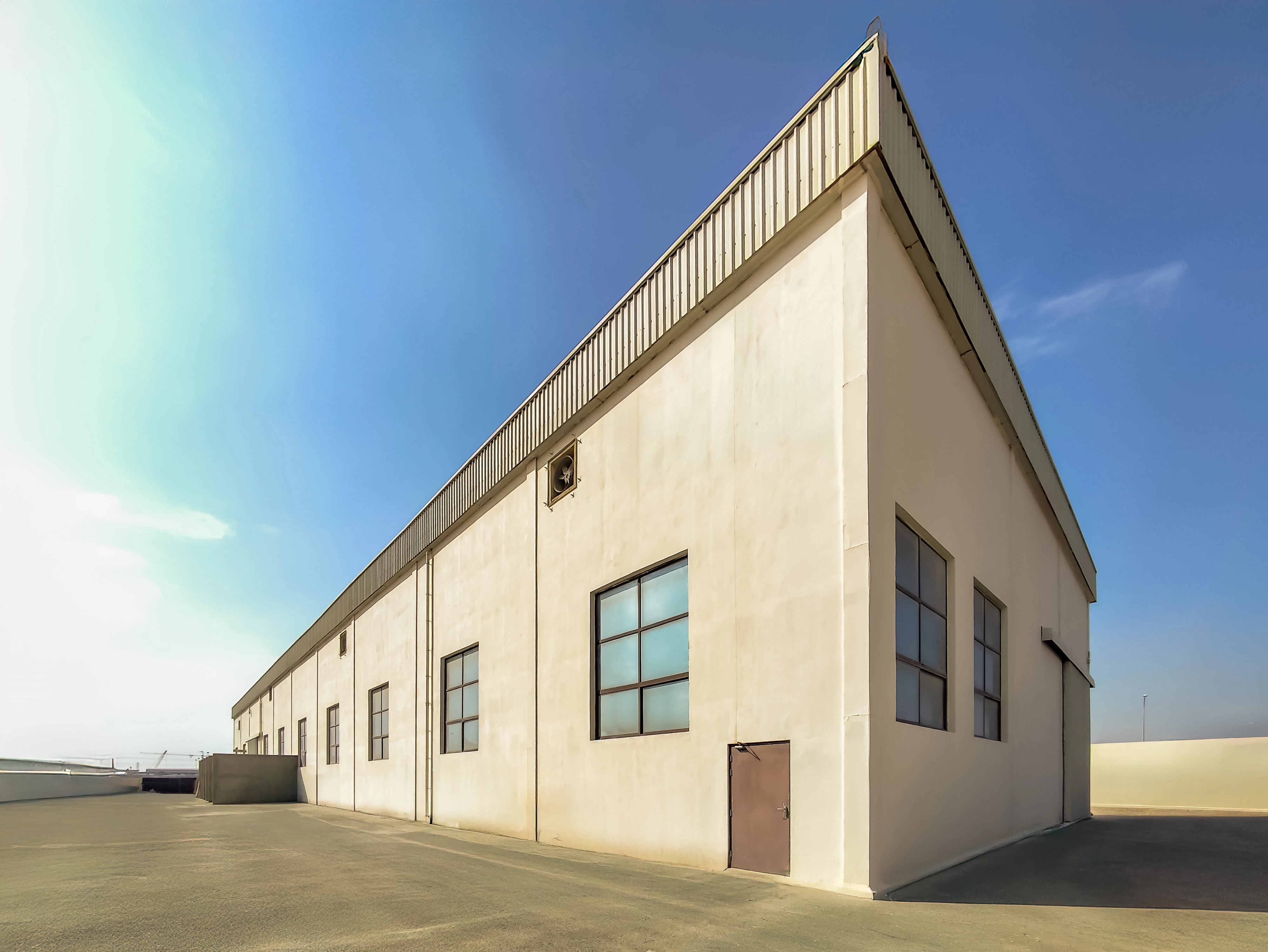 منشأة بمساحة 6500 متر مربع | مصنع للبيع | مسيعيد