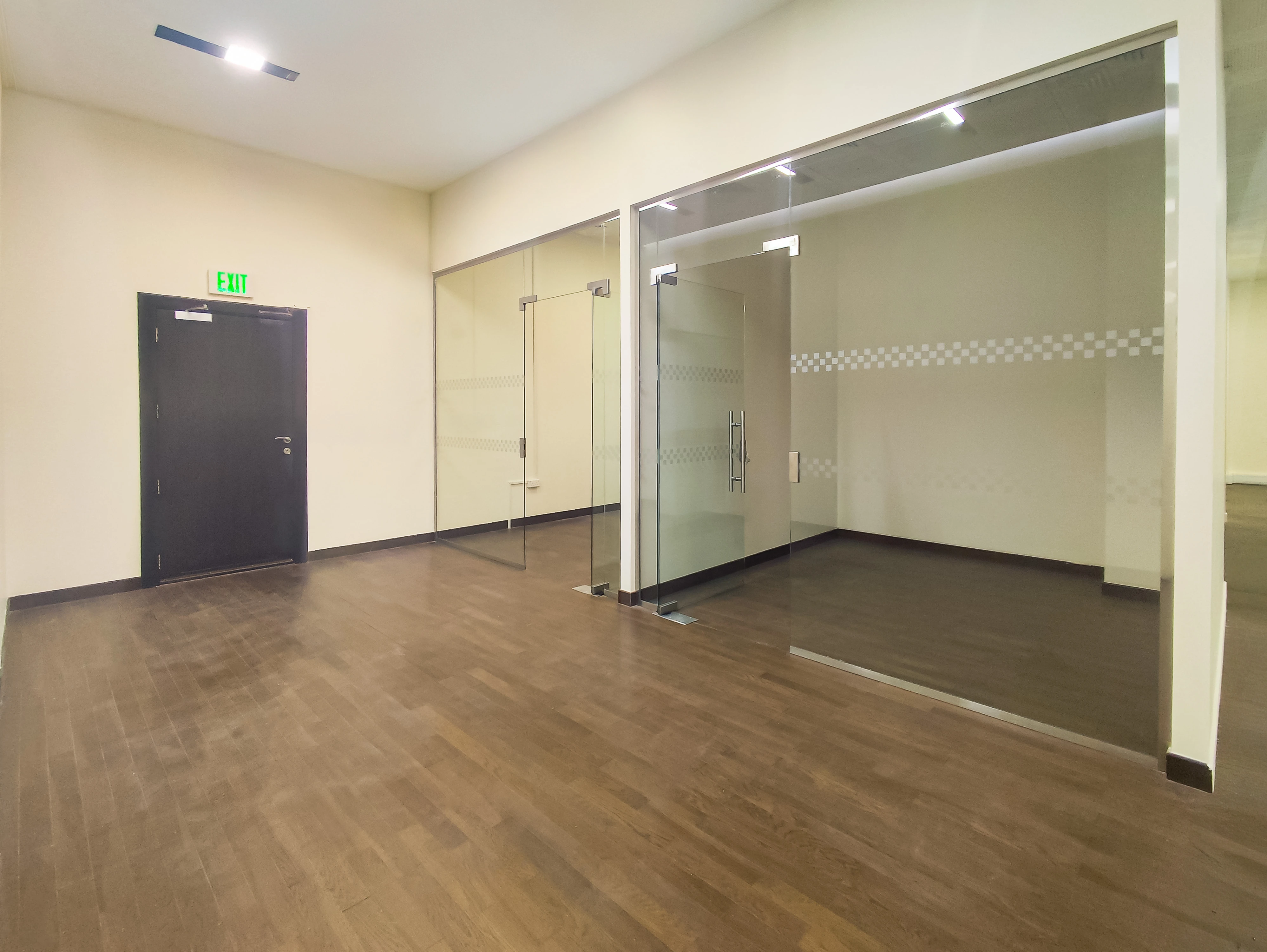 مكتب أنيق للإيجار بمساحة 385 متر مربع | المنصورة - الطريق الدائري ج