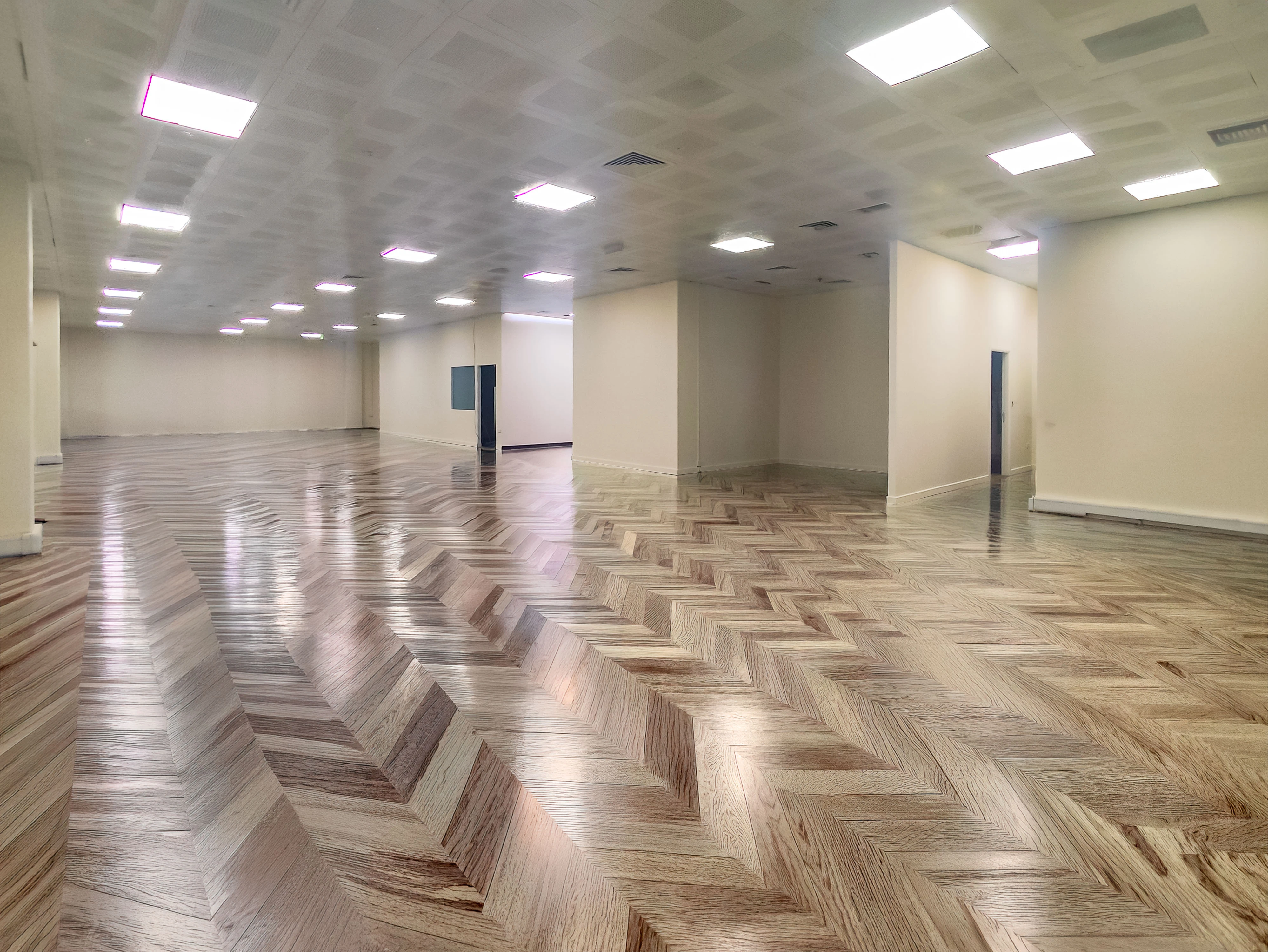 مكتب أنيق للإيجار بمساحة 385 متر مربع | المنصورة - الطريق الدائري ج