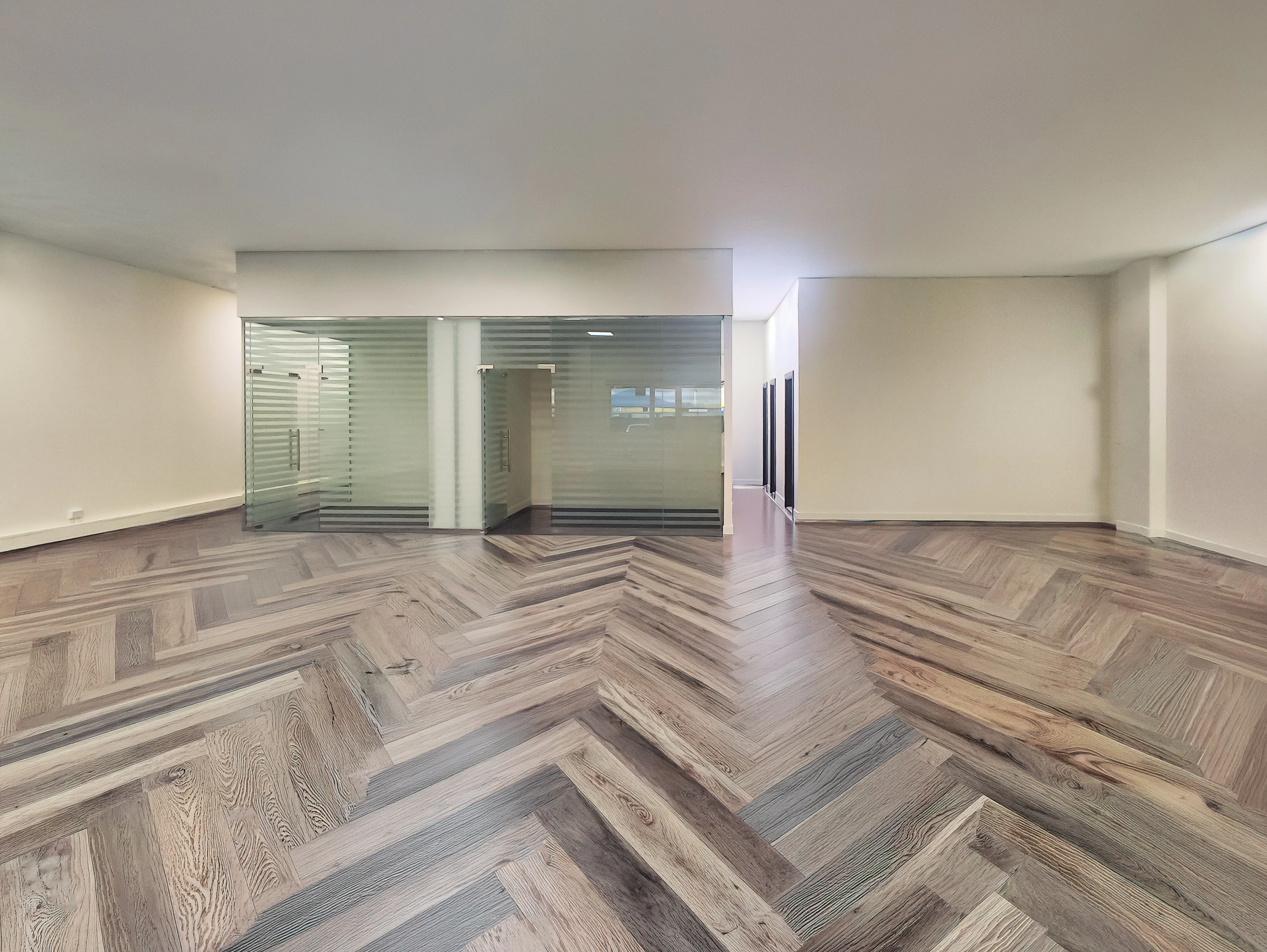 مكتب أنيق للإيجار بمساحة 190 متر مربع | المنصورة - الطريق الدائري ج