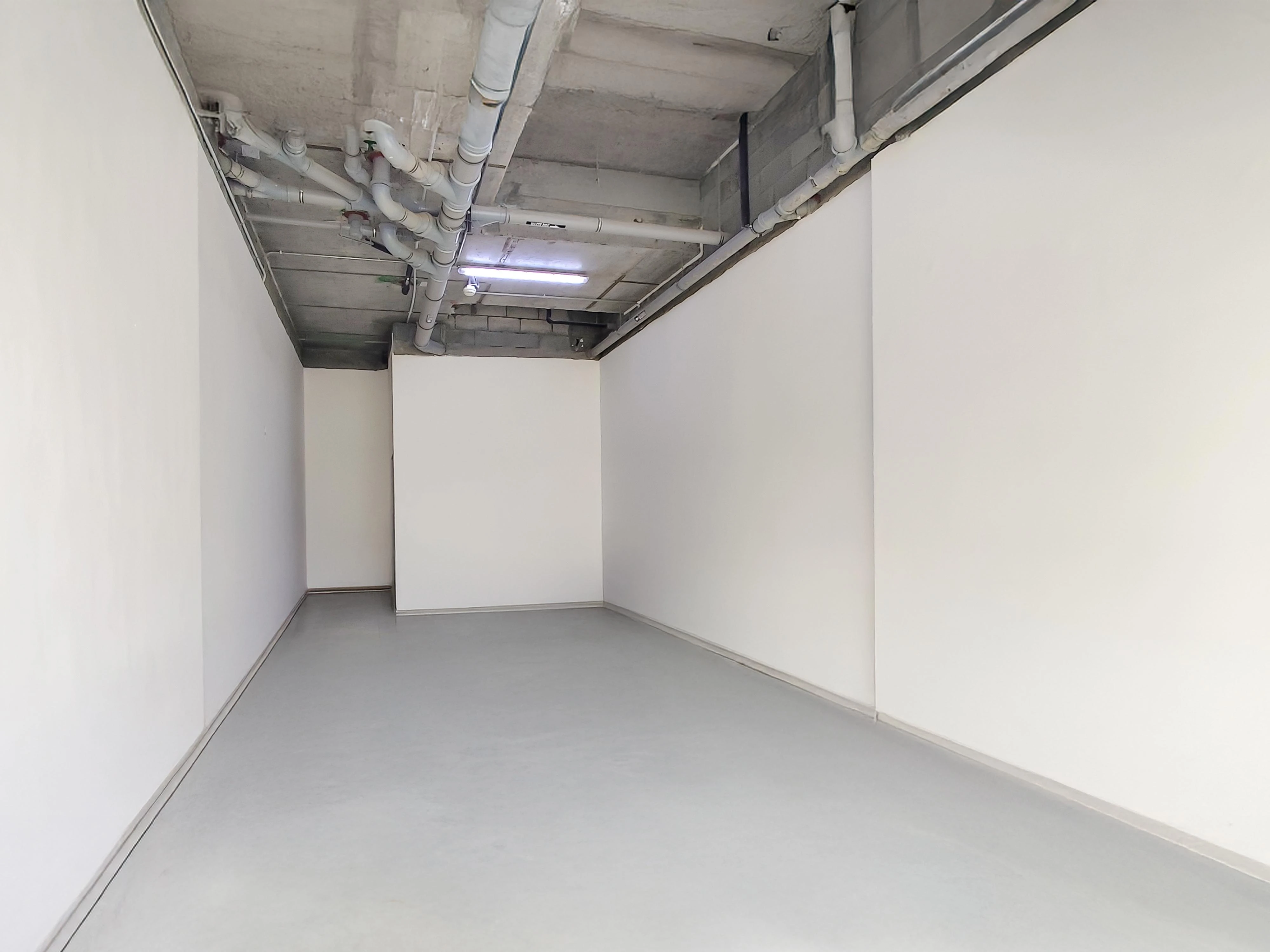 محل تجاري جديد للإيجار | الوعب | فترة سماح