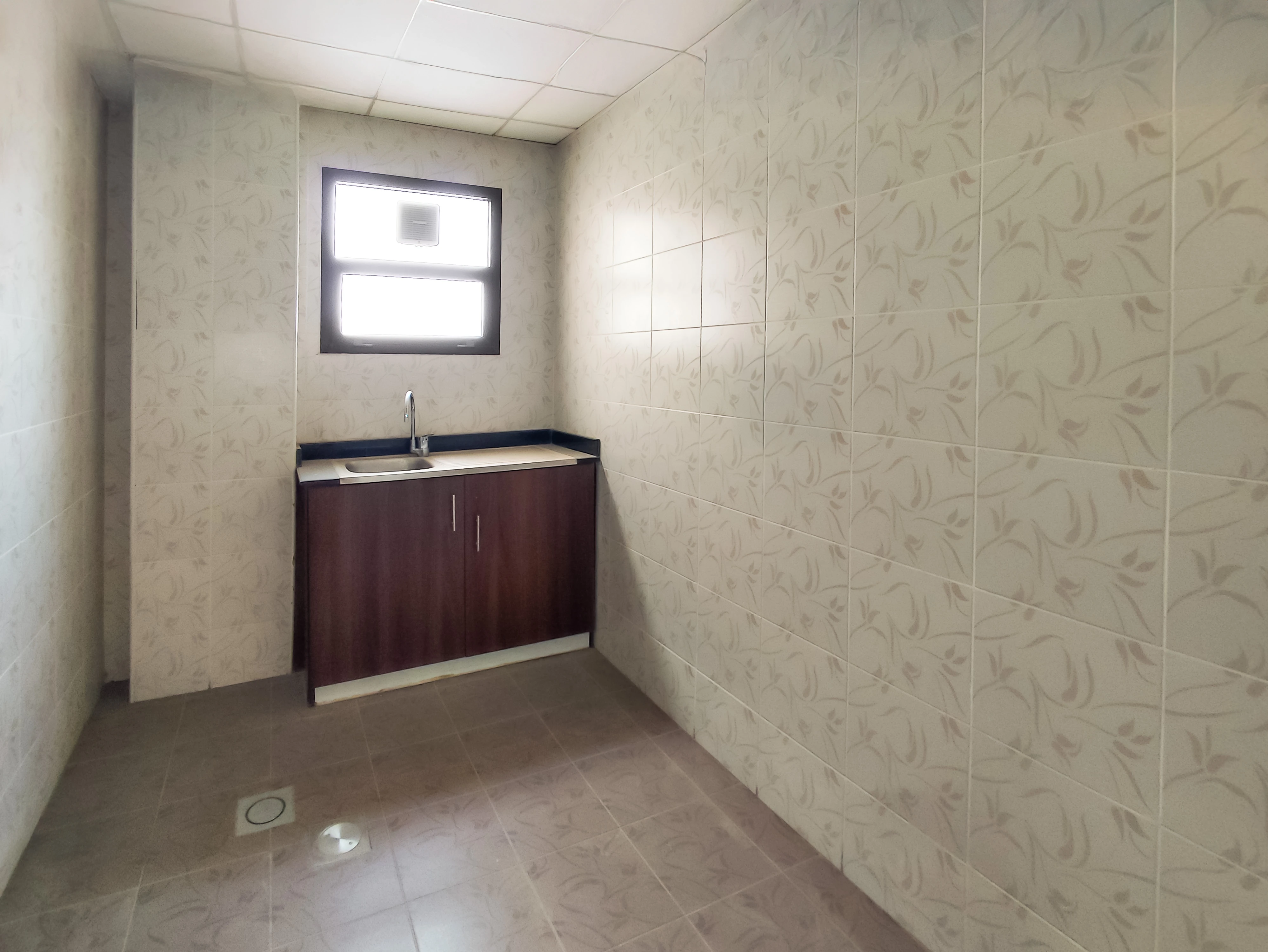 منشأة بمساحة 6500 متر مربع | مصنع للإيجار | مسيعيد