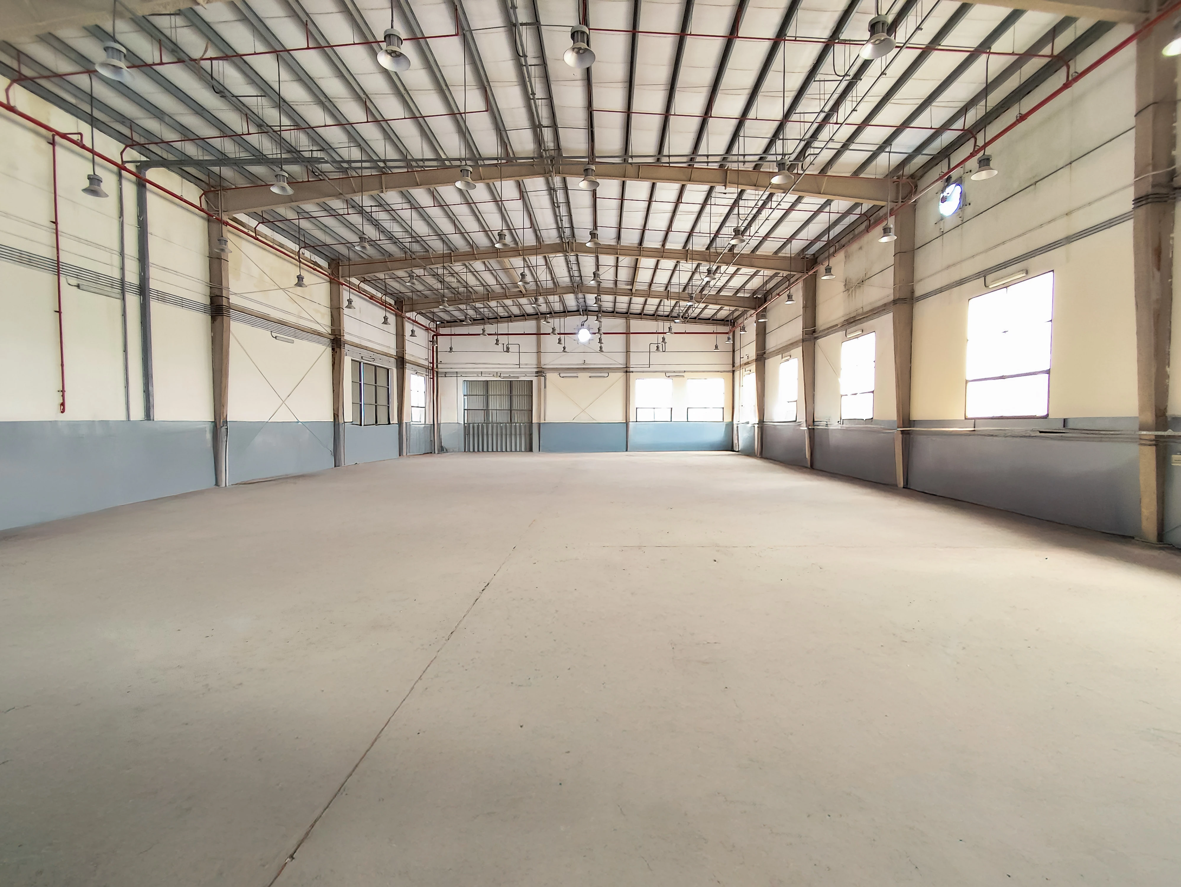 منشأة بمساحة 6500 متر مربع | مصنع للإيجار | مسيعيد