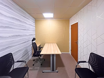 مكتب مفروش بالكامل بمساحة 12 متر مربع للإيجار في الكورنيش