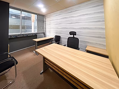 مكتب مفروش بالكامل بمساحة 12 متر مربع للإيجار في الكورنيش