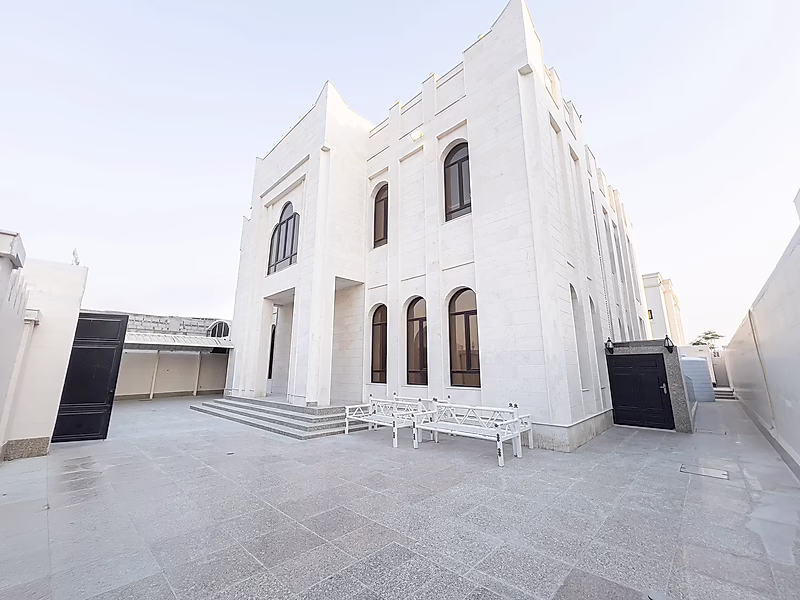 MAJESTIC 7-BR VILLA | WADI LUSAIL OASIS - Photo 9
