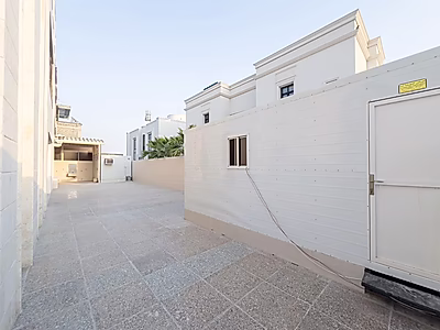 فيلا فاخرة بسبع غرف نوم | وادي لوسيل