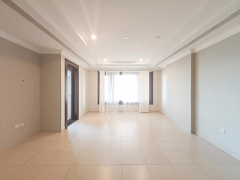 SPACIOUS AND BRIGHT 1-BEDROOM WITH TITLE DEED | PORTO - Photo 3