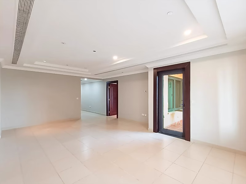 SPACIOUS AND BRIGHT 1-BEDROOM WITH TITLE DEED | PORTO - Photo 5