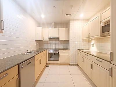 SPACIOUS AND BRIGHT 1-BEDROOM WITH TITLE DEED | PORTO