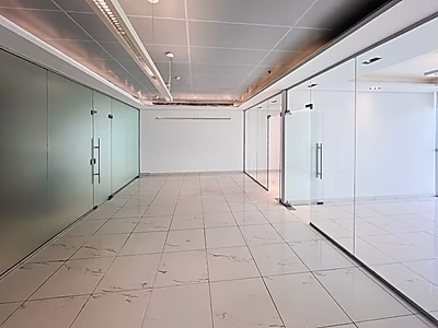 Prestigious 210 sqm Office in a Top Business Tower – West Bay