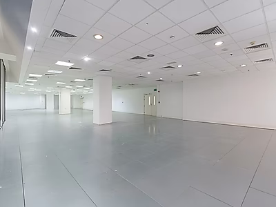 مكتب فاخر بمساحة 440 م² في منطقة المطار القديم