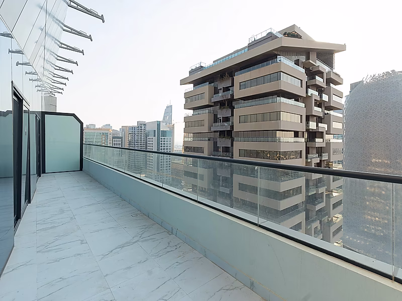 Stunning 2+Maid Bedroom Apartment BILLS INCLUDED - Photo 1