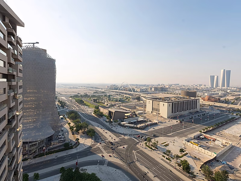 Stunning 2+Maid Bedroom Apartment BILLS INCLUDED - Photo 2