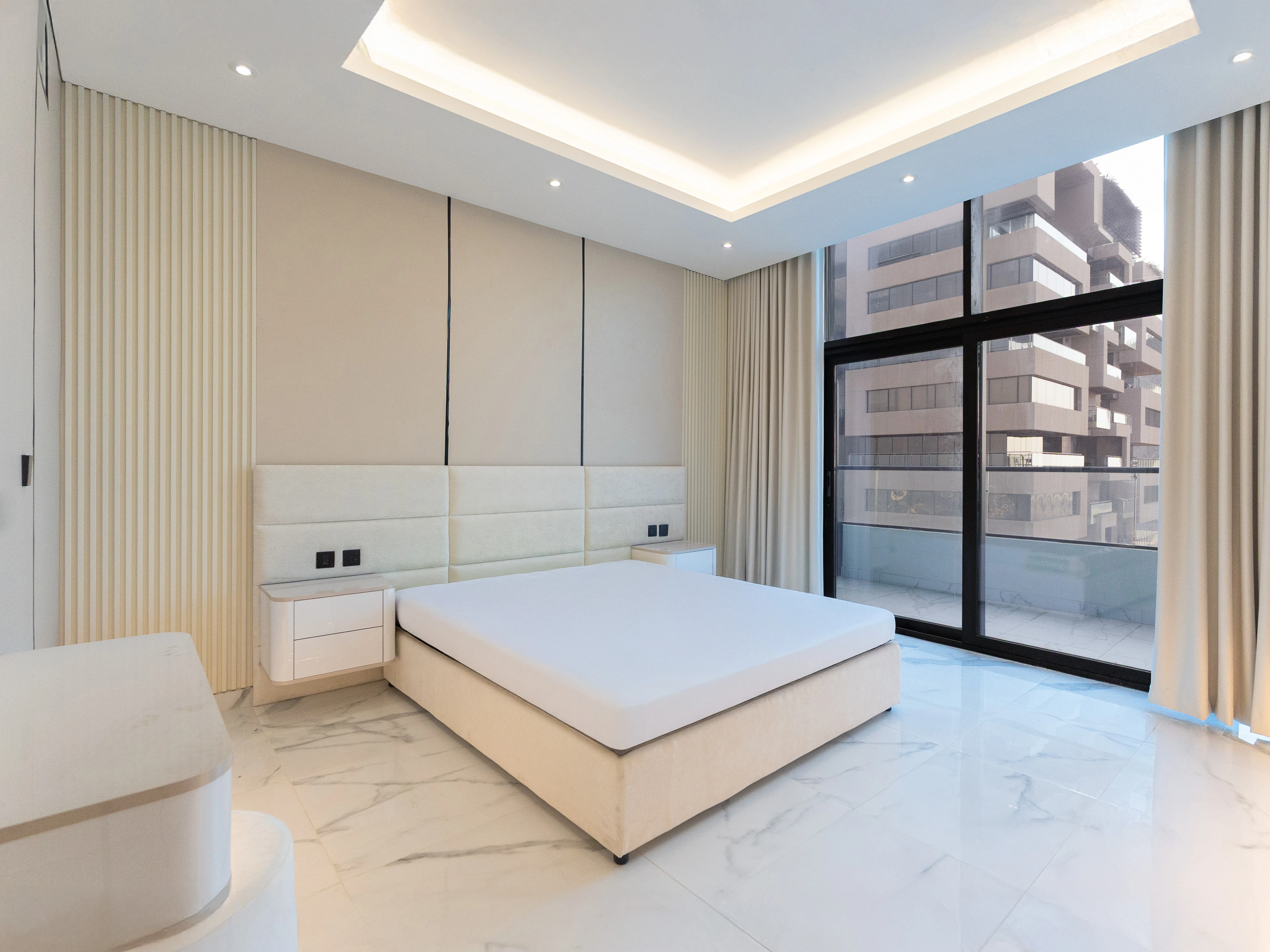 Stunning 2+Maid Bedroom Apartment BILLS INCLUDED - Photo 5