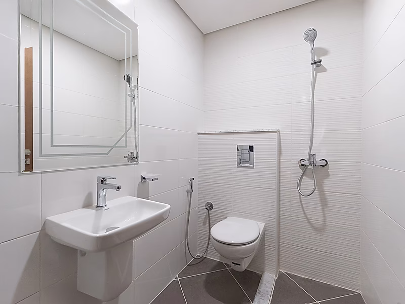 Stunning 2+Maid Bedroom Apartment BILLS INCLUDED - Photo 9