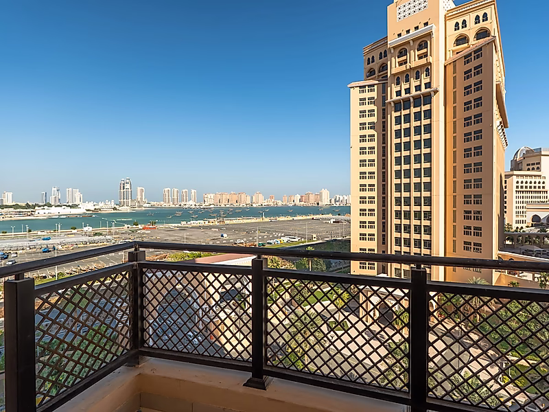 Upscale 2-Bedroom Apartment with Resort Amenities - Photo 13