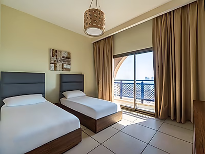 شقة راقية 3 غرف مع خادمة بنظام فندقي