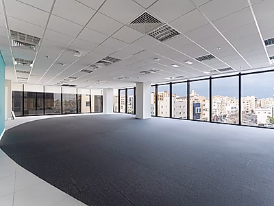 مكتب فاخر جاهز للإنتقال في منطقة المطار القديم | برج فاخر | 529 متر مربع