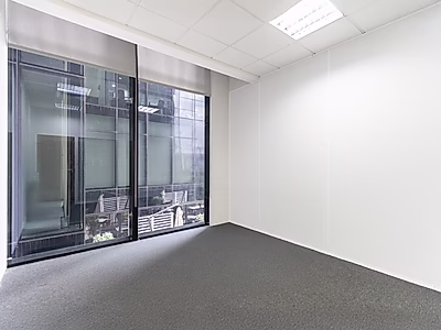 مكتب فاخر جاهز للإنتقال في منطقة المطار القديم | برج فاخر | 529 متر مربع