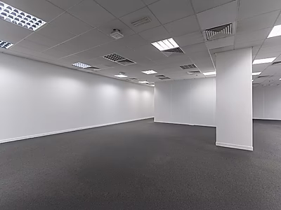 مكتب فاخر جاهز للإنتقال في منطقة المطار القديم | برج فاخر | 529 متر مربع