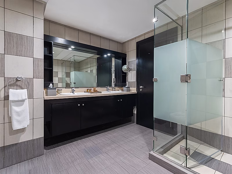 Luxury Two Bedroom Serviced Apartment - Photo 7