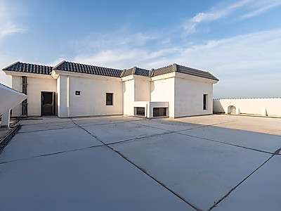 قصر الواجهة البحرية | فيلا فاخرة بإطلالة بحرية مباشرة في لوسيل – الوترفرونت