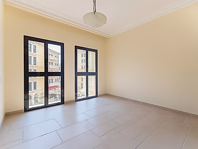 شقة رائعة بغرف ثلاث | قنوات رصيف