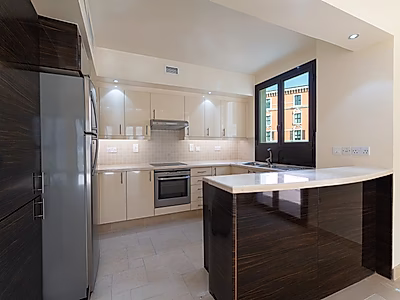 شقة رائعة بغرف ثلاث | قنوات رصيف