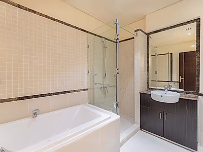 شقة رائعة بغرف ثلاث | قنوات رصيف