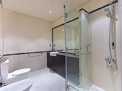 شقة رائعة بغرف ثلاث | قنوات رصيف