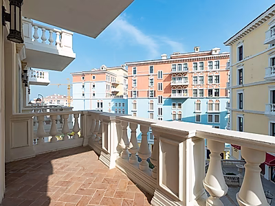 شقة رائعة بغرف ثلاث | قنوات رصيف