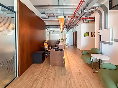 مكتب فاخر مجهز بالكامل بمساحة 215 متر مربع في مرسى لوسيل