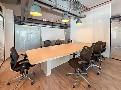 مكتب فاخر مجهز بالكامل بمساحة 215 متر مربع في مرسى لوسيل