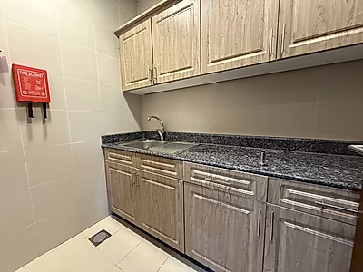 مكتب فاخر مجهز بالكامل بمساحة 215 متر مربع في مرسى لوسيل