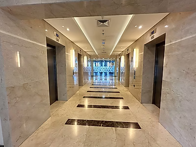 مكتب فاخر مجهز بالكامل بمساحة 215 متر مربع في مرسى لوسيل