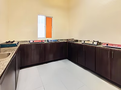 سكن عمالي | 96 غرفة | مفروش | شامل الماء والكهرباء