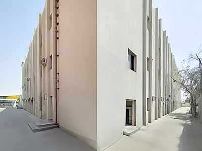 سكن عمالي | 96 غرفة | مفروش | شامل الماء والكهرباء