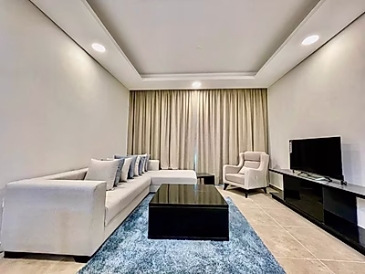 شقة فاخرة واسعة جداً من غرفتي نوم – في لوسيل