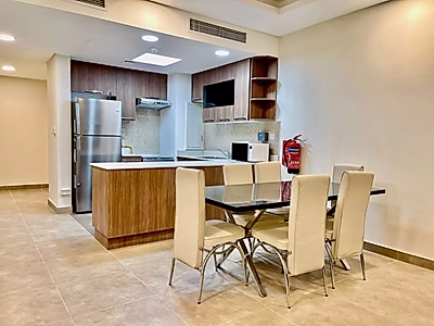 شقة فاخرة واسعة جداً من غرفتي نوم – في لوسيل