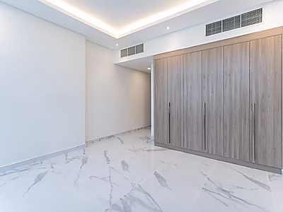 شقة جديدة كليًا للبيع بغرفتي نوم + غرفة خادمة | مرسى لوسيل