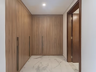 شقة جديدة كليًا للبيع بغرفتي نوم + غرفة خادمة | مرسى لوسيل