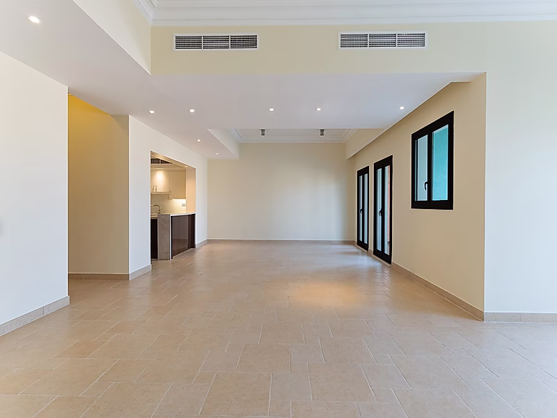 CHIC 2 BEDROOM TOWNHOUSE | PRIME LOCATION | PEARL - Photo 1
