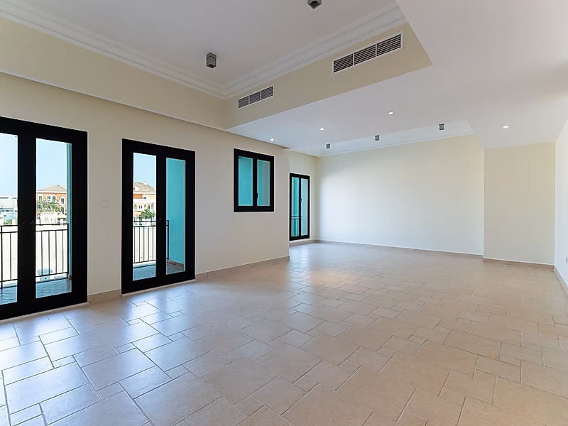 CHIC 2 BEDROOM TOWNHOUSE | PRIME LOCATION | PEARL - Photo 3